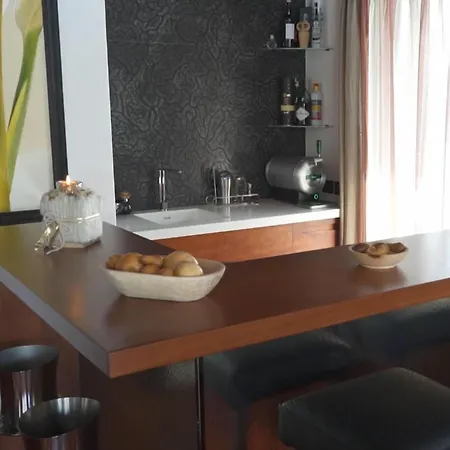 Lägenhet Four Bdr Penthouse Herz Central *